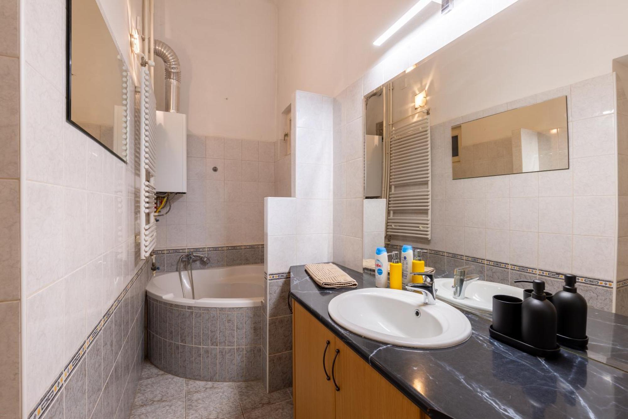 D8 Sphinx Apartman Budapeste Exterior foto